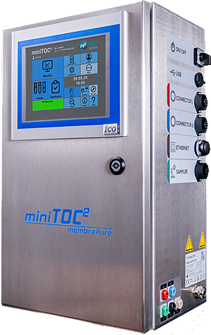 Water purification systems for the laboratory application